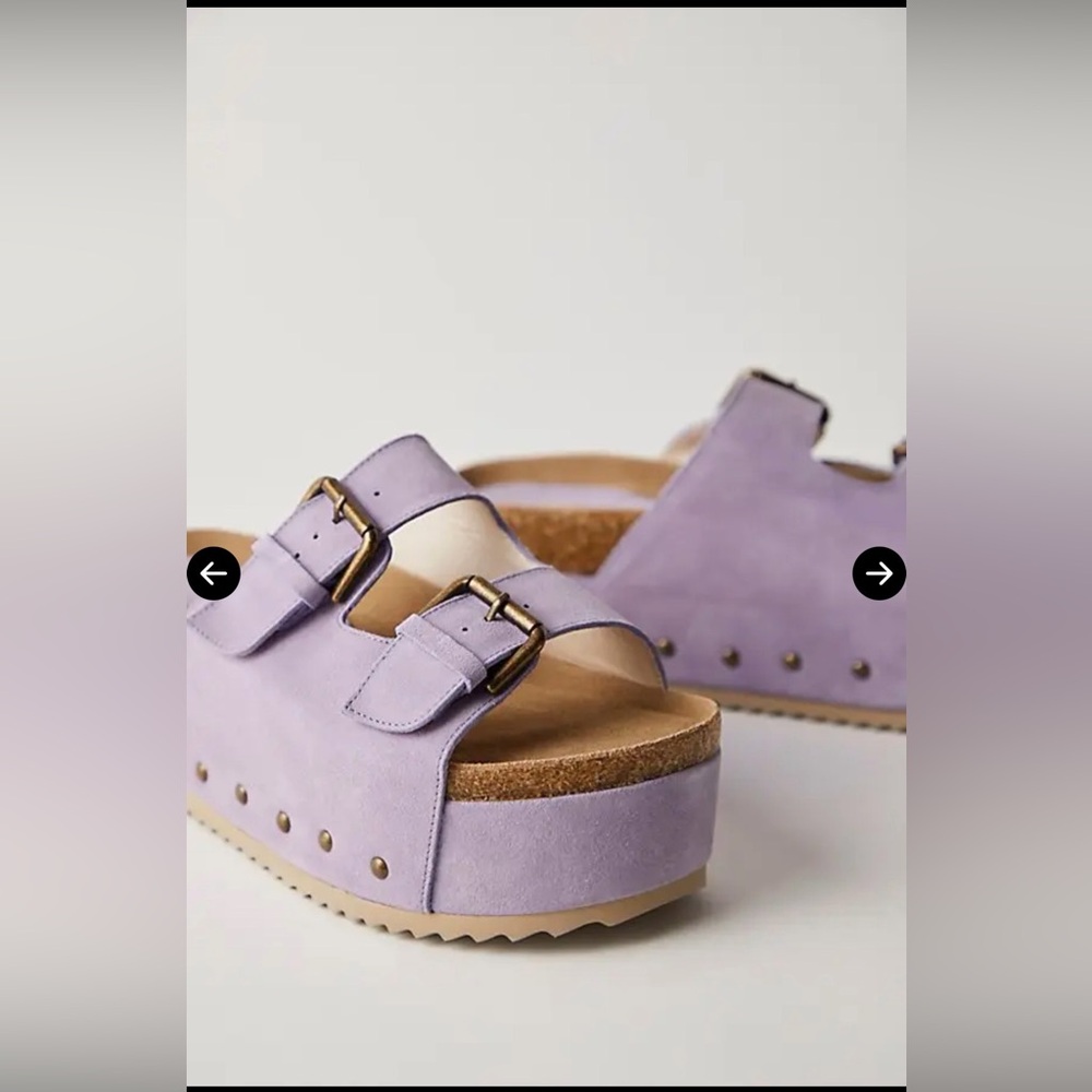 NWOB Intentionally Blank Rule Breaker Flatform Sandals